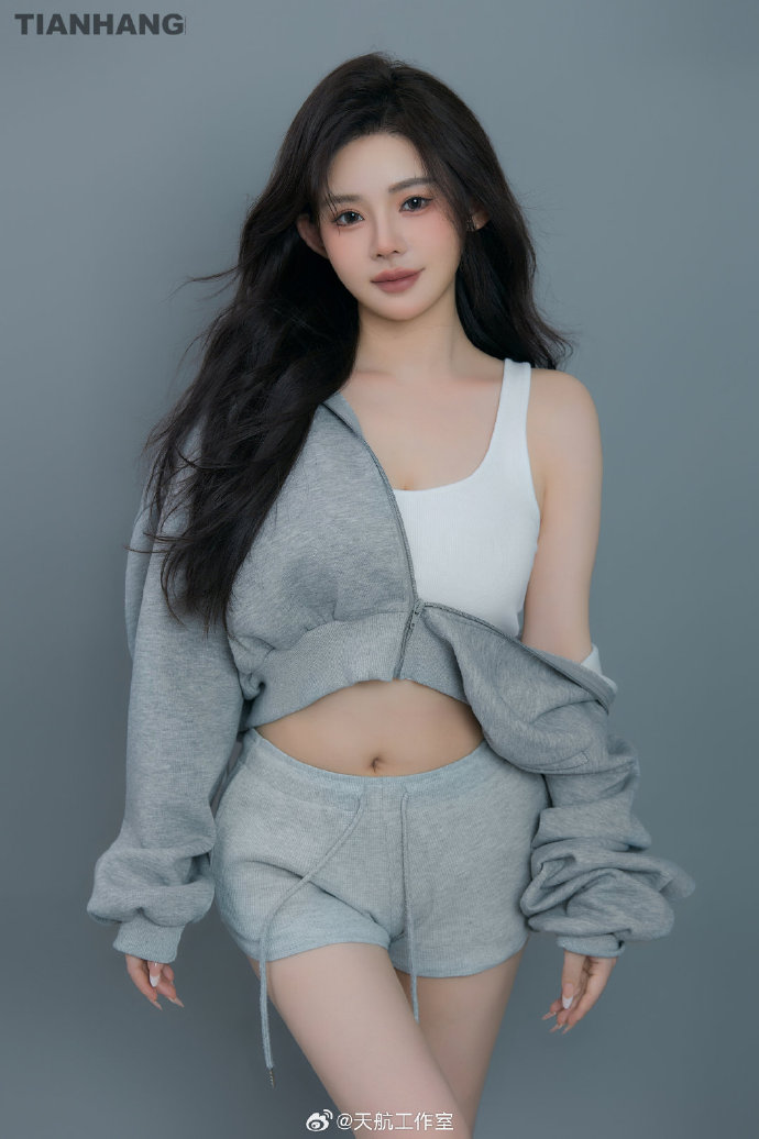 影评配图 · 静帧：剧集与投屏稳定